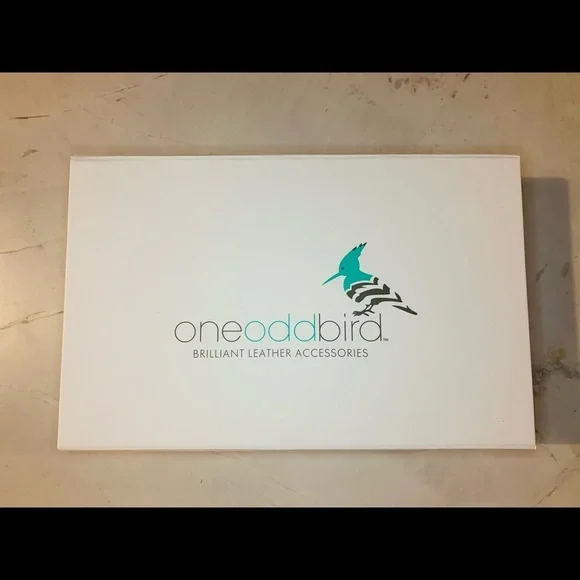 One Odd Bird Womens Black Leather Raven Zip Up Wallet and Wristlet - Picture 2 of 7